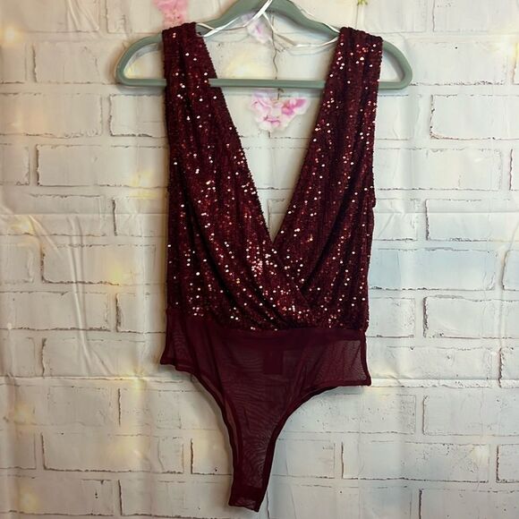 Lulus Evening of Wonder Burgundy Sequin Cowl Back Bodysuit size S - Picture 3 of 9